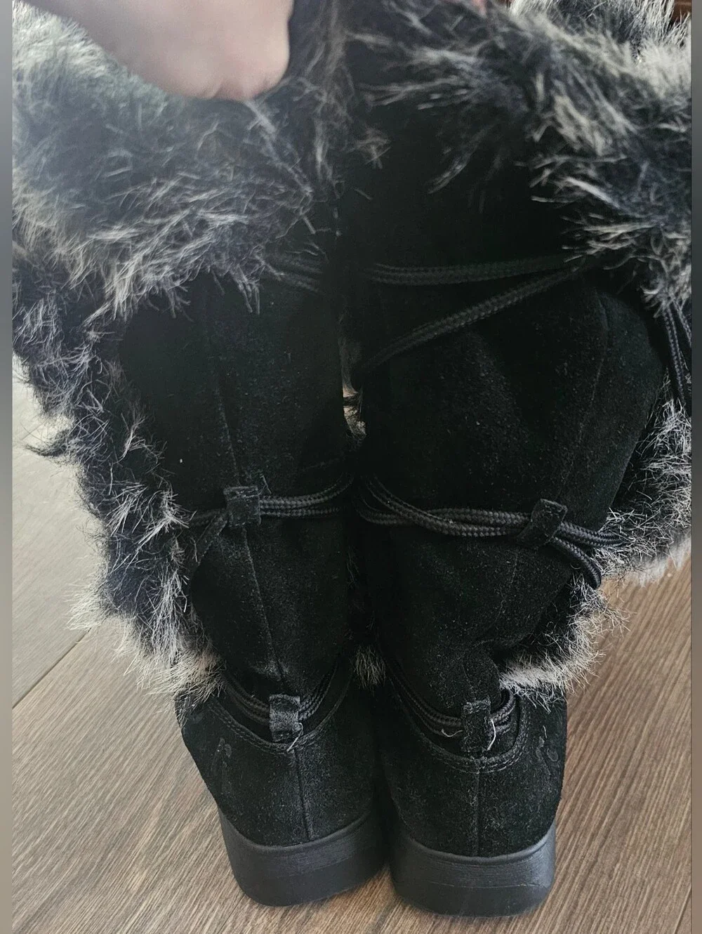 NWOT REPORT brand Black Suede With Faux Fur Lining Boots